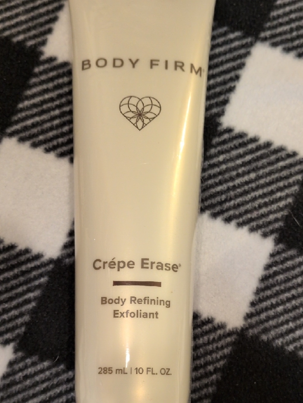 Body Firm Crêpe Erase™ Body Repair Treatment & Exfoliant - Picture 8 of 10